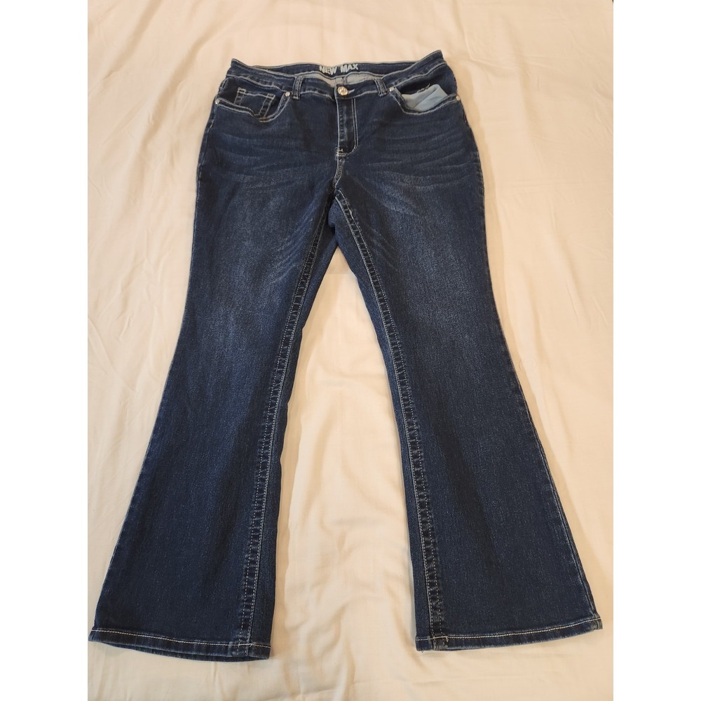 New‎ Max Women's Blue Embellished Pockets Low Rise Bootcut Jeans Size 18 Short